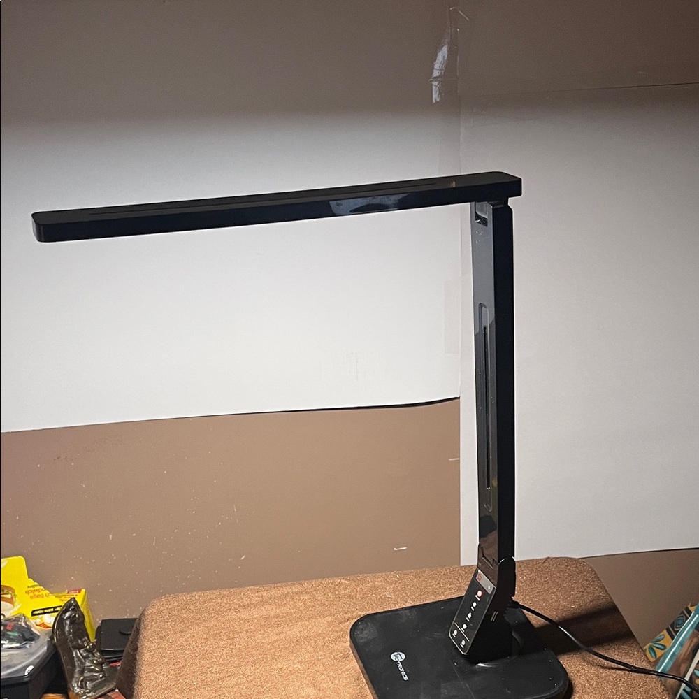 😄Taotronics adjustable multi setting lamp